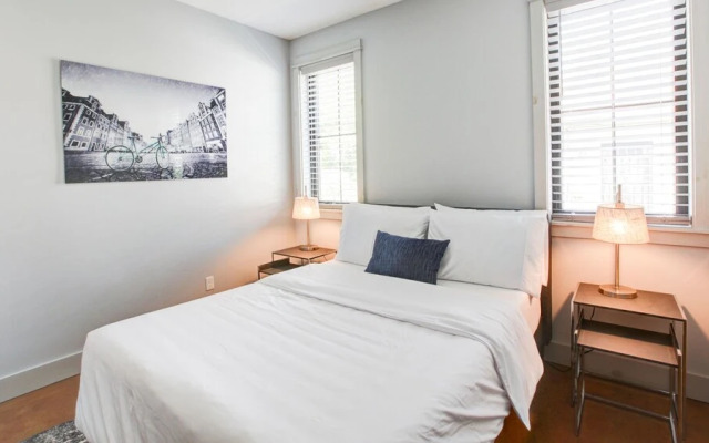 5 Bedroom, East 18th Street