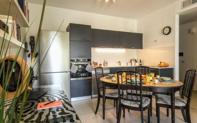 Cozy Nest Apartment with balcony