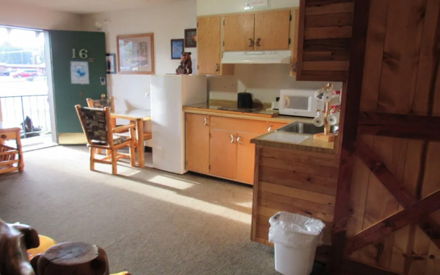 The Woodsman Country Lodge