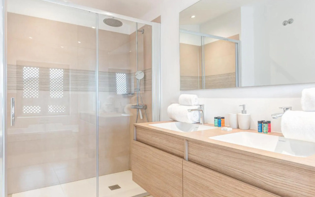 Bentor 3-1 PENTHOUSE JACUZZI POOL VIEW 3B