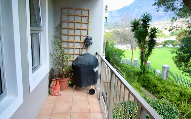 Tamboerskloof 2 bed apartment