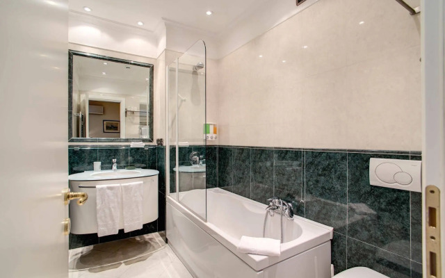 Navona Gallery Suites