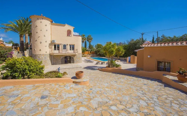 Villa - 6 Bedrooms with Pool and WiFi - 105023