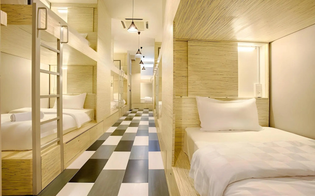 the youniQ Hotel