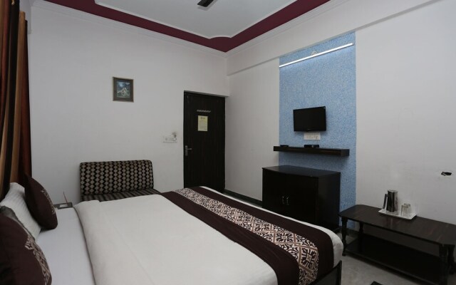 OYO 11539 Hotel Priya
