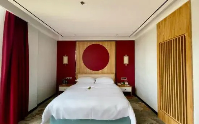 92·Nato Wisdom & Regimen Hotel