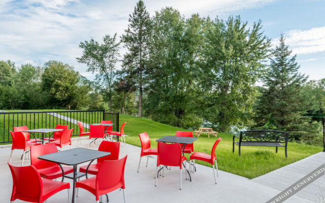 Super 8 Mont Laurier