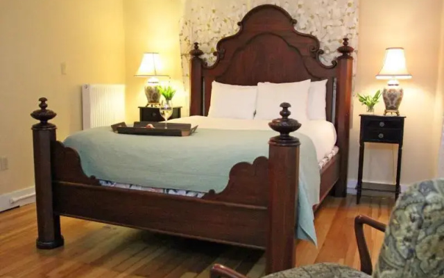 The Kennebunk Inn