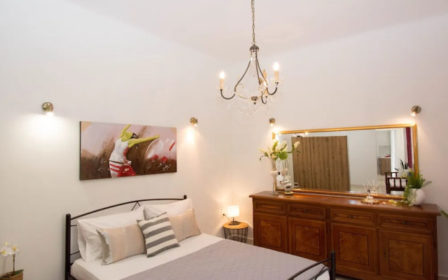 Athina Apartments