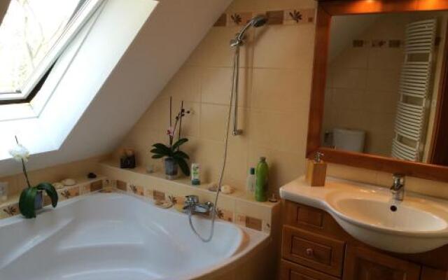 Spacious Guesthouse with Award-Winning Garden