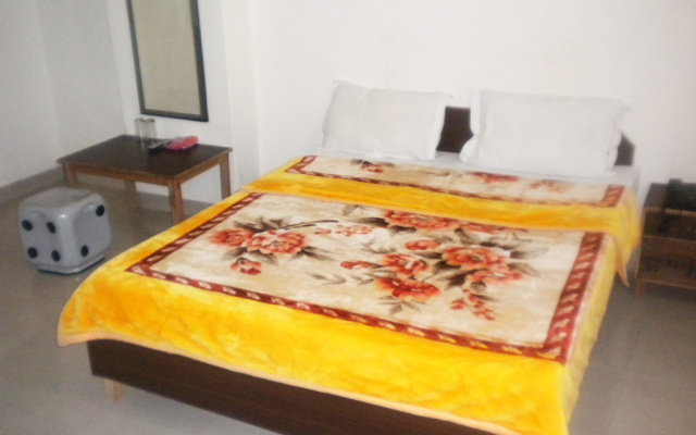 Hotel Rainbow – Guest Rooms – New Delhi