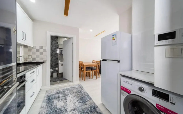 Lovely and Central Flat Near Beach in Antalya