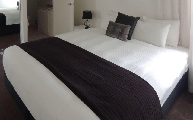 Comfort Inn Premier – Guest Rooms – Coffs Harbour