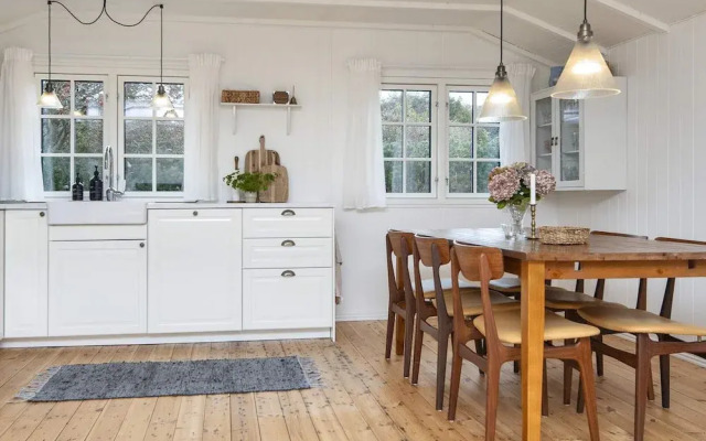 6 Person Holiday Home in Struer-by Traum