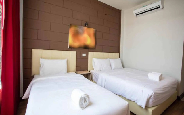 The Zell Budget Hotel Buriam