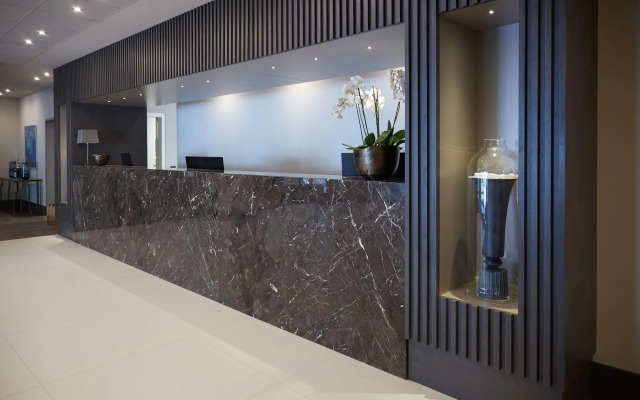 Dc Hotel International