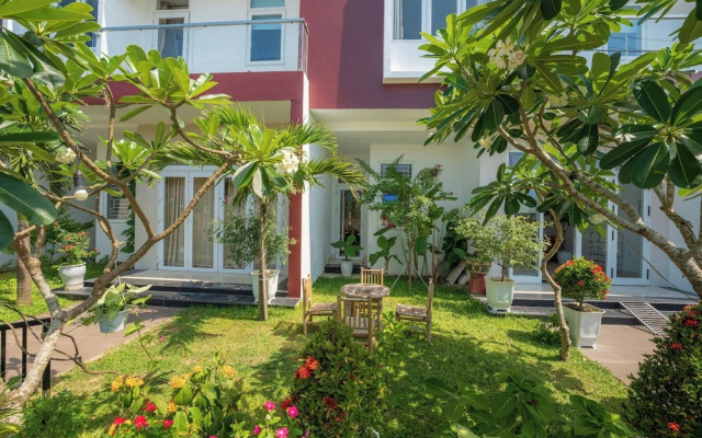 Yellow Daisy Villa