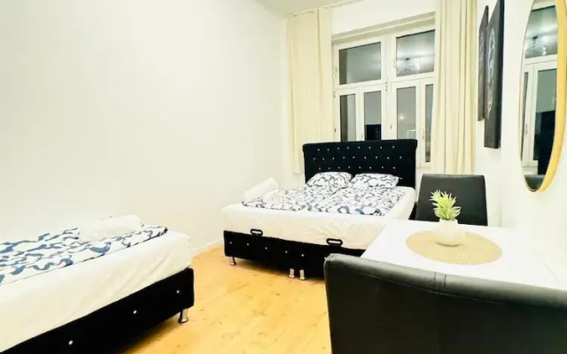 5BR Apartment Near Kaufpark Alterlaa