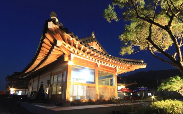 Gyeongju Namsan Korean House Pension