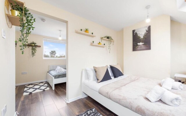 Remarkable 2 Double Bed Ensuite Room Isleworth TW7