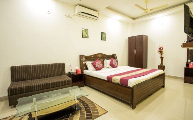 OYO 3205 Hotel New Luxury Royale
