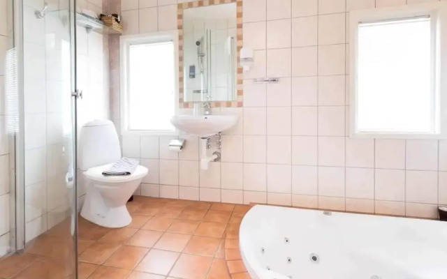 Nice Room With Free Breakfast, Spa Bath