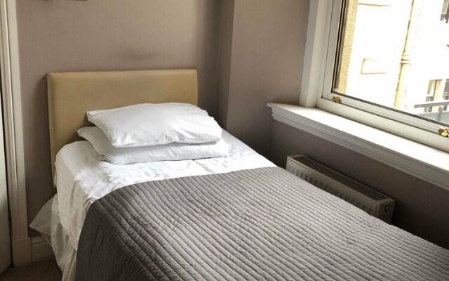 The Graeme Hotel