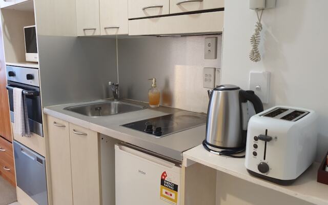 Private & Compact CBD Studio - Free Wifi