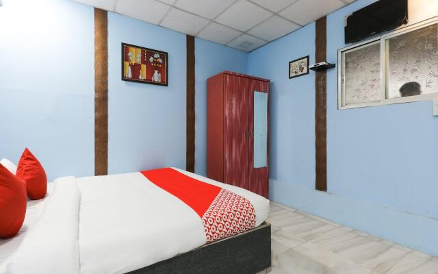 OYO 45376 Anand Milan