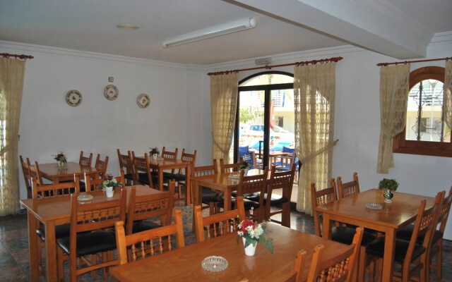 Bella Maria Apartments & Pool Club