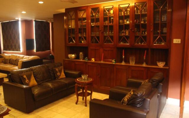 Service Apartments, Park Street, Calcutta