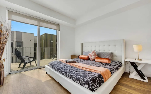 Stylish 2BR Family Apartment by Dtla