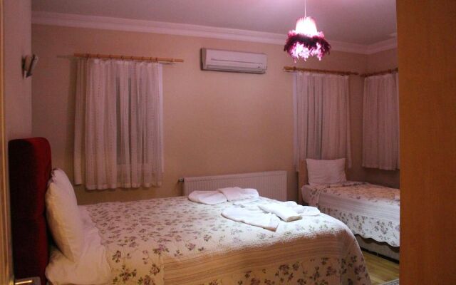 Assortie La Villa Hotel