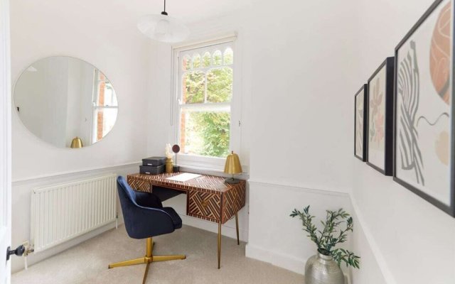 The West Ealing Escape - Glamorous 4bdr House With Patio