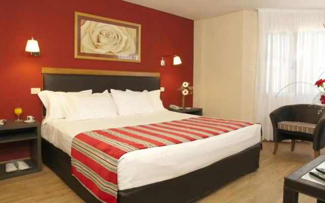 Land Express Neuquén Hotel