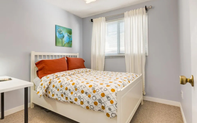 Superb 3BR mins to DT SAIT