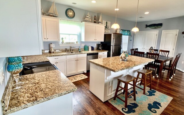 After Dune Delight 3 Bedroom Home by Redawning