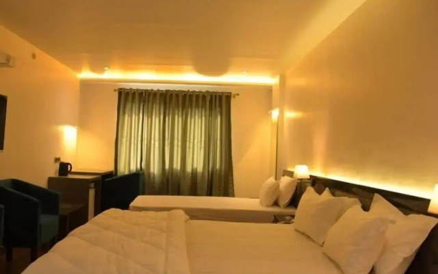 Hotel Golden Leaf