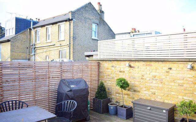 1 Bedroom Flat With Patio in Battersea