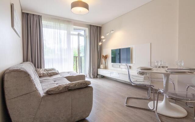 Sea Whisper Apartment, By Cohost