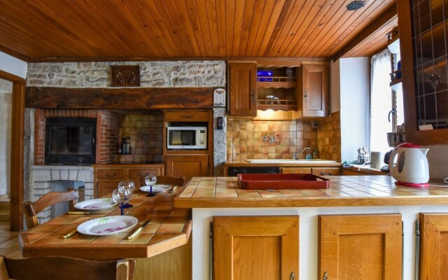 Cozy Holiday Home With Garden in Padirac France