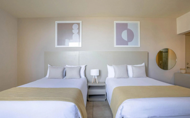 Ixchel Beach Hotel