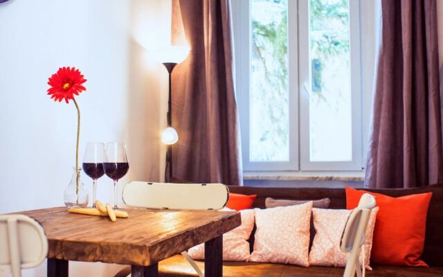 Romantic Flat With Large Terrace Close to S. Peter