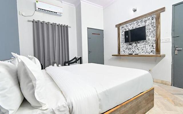 Fab Hotel Classic Holiday