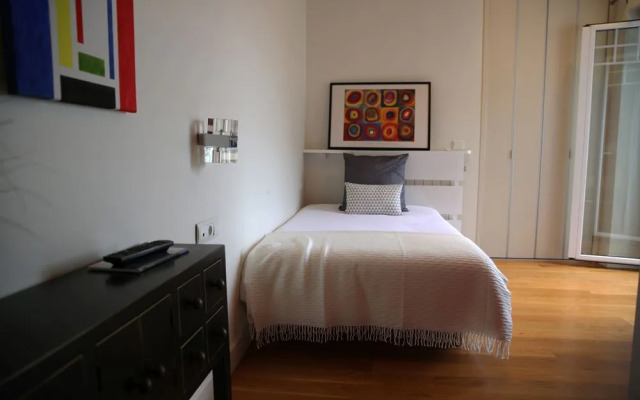 SEAFRONT LUXURY STUDIO by www.SanSebastianApartments.es