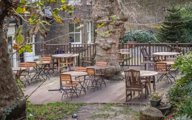 LSE Passfield Hall - Campus Accommodation