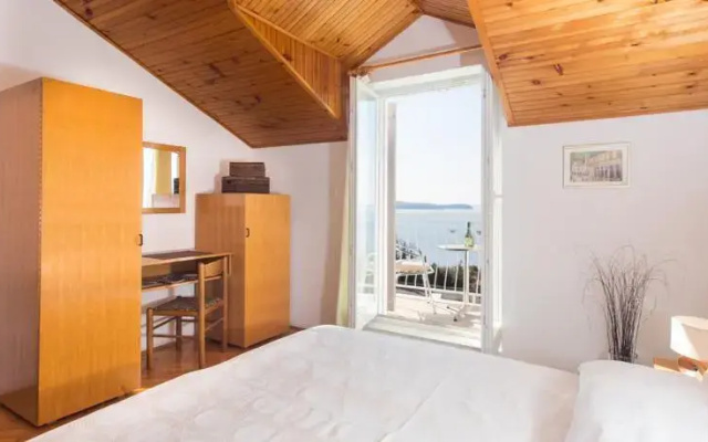Rooms Relax