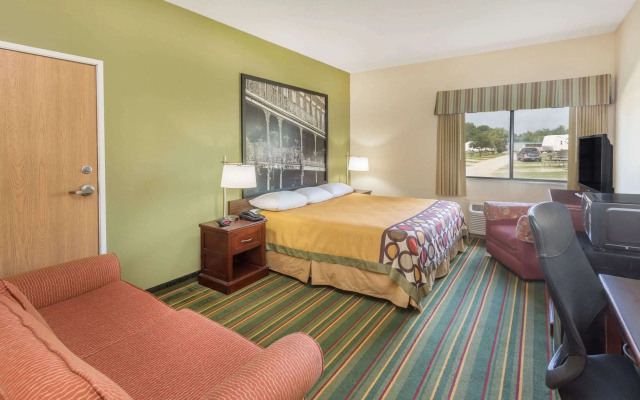 Super 8 by Wyndham Duson Lafayette West Area