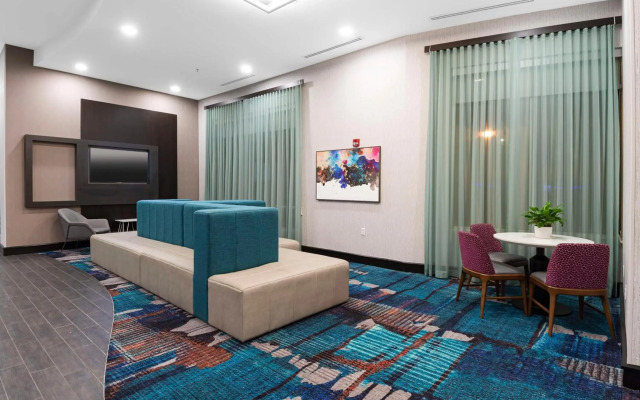 Hampton Inn & Suites Raleigh Downtown