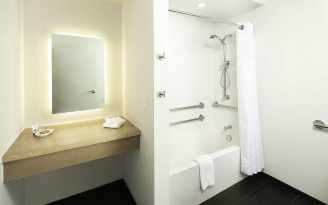 Waypoint Hotel